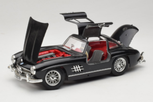 Mercedes 300SL Juodas Bburago 1:18 3015-M3 Metalas - nuotrauka 2 iš 8