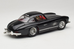Mercedes 300SL Juodas Bburago 1:18 3015-M3 Metalas - nuotrauka 3 iš 8