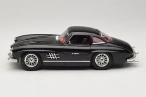 Mercedes 300SL Juodas Bburago 1:18 3015-M3 Metalas - nuotrauka 4 iš 8