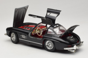 Mercedes 300SL Juodas Bburago 1:18 3015-M3 Metalas - nuotrauka 5 iš 8