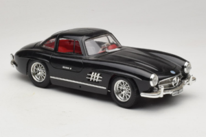 Mercedes 300SL Juodas Bburago 1:18 3015-M3 Metalas - nuotrauka 6 iš 8