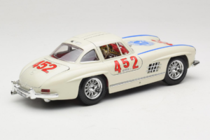 Mercedes 300SL #452 Mille Miglia 1955 Baltas Bburago 1:18 3015-M2 Metalas - nuotrauka 3 iš 8