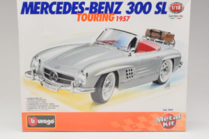 Mercedes 300SL Roadster Sidabrinis Bburago 1:18 7043 Metalas
