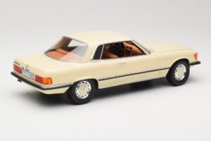 Mercedes 350 SLC C107 Baltas Cult Models 1:18 CML049-1 Metalas - nuotrauka 2 iš 6