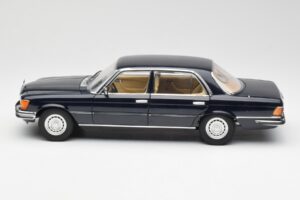 Mercedes 450 SEL 6.9 W116 Tamsiai Mėlynas Revell 1:18 8956 Metalas - nuotrauka 4 iš 8