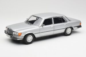 Mercedes 450 SEL 6.9 W116 Sidabrinis Revell 1:18 8955 Metalas