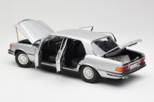 Mercedes 450 SEL 6.9 W116 Sidabrinis Revell 1:18 8955 Metalas - nuotrauka 5 iš 8