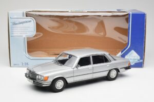 Mercedes 450 SEL 6.9 W116 Sidabrinis Revell 1:18 8955 Metalas - nuotrauka 8 iš 8