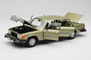 Mercedes 450 SEL W116 J.R. Ewing Dallas Sidabrinė Žalia Norev 1:18 183975 Metalas - nuotrauka 3 iš 8