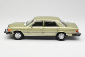 Mercedes 450 SEL W116 J.R. Ewing Dallas Sidabrinė Žalia Norev 1:18 183975 Metalas - nuotrauka 7 iš 8