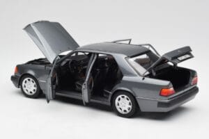 Mercedes 500 E W124 Pearl Pilkas Norev 1:18 183946 Metalas - nuotrauka 5 iš 8