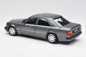 Mercedes 500 E W124 Pearl Pilkas Norev 1:18 183946 Metalas - nuotrauka 7 iš 8