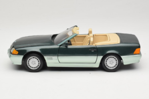 Mercedes 500 SL R129 Sidabriniai Žalias Revell 1:18 8802 Metalas - nuotrauka 4 iš 8