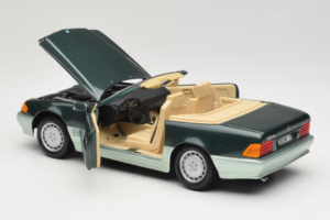 Mercedes 500 SL R129 Sidabriniai Žalias Revell 1:18 8802 Metalas - nuotrauka 5 iš 8