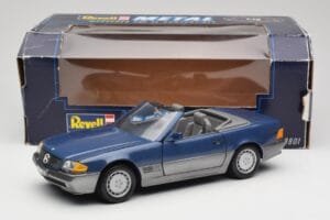 Mercedes SL 500 R129 Nautic Blue Metallic Revell 1:18 8081 Metalas - nuotrauka 8 iš 8