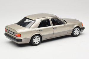 Mercedes 500E W124 Smoke Silver Pardavėjo Leidimas Norev 1:18 B66040724 Metalas - nuotrauka 3 iš 8
