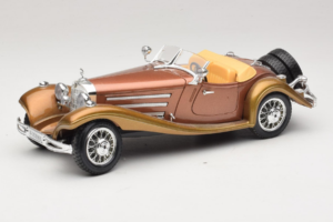 Mercedes 500K Roadster Varis Metallic Bburago 1:18 3020-P1 Metalas