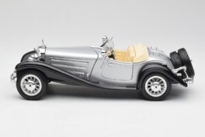 Mercedes 500K Roadster Sidabrinis Bburago 1:18 3020-M1 Metalas - nuotrauka 4 iš 8