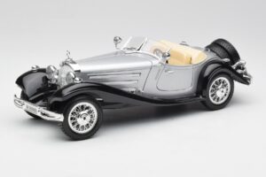 Mercedes 500K Roadster Sidabrinis Bburago 1:18 3020-M1 Metalas
