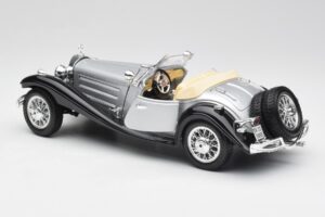 Mercedes 500K Roadster Sidabrinis Bburago 1:18 3020-M1 Metalas - nuotrauka 5 iš 8