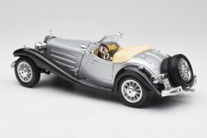 Mercedes 500K Roadster Sidabrinis Bburago 1:18 3020-M1 Metalas - nuotrauka 7 iš 8