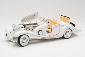 Mercedes 500K Special Roadster Baltas Premiere Edition Maisto 1:18 536055 Metalas - nuotrauka 2 iš 8