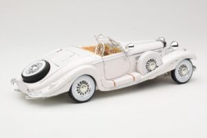 Mercedes 500K Special Roadster Baltas Premiere Edition Maisto 1:18 536055 Metalas - nuotrauka 3 iš 8