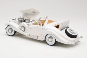Mercedes 500K Special Roadster Baltas Premiere Edition Maisto 1:18 536055 Metalas - nuotrauka 5 iš 8