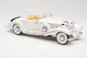 Mercedes 500K Special Roadster Baltas Premiere Edition Maisto 1:18 536055 Metalas - nuotrauka 6 iš 8