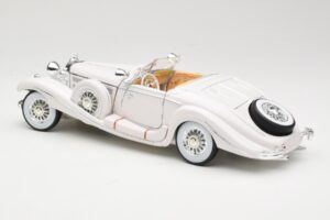 Mercedes 500K Special Roadster Baltas Premiere Edition Maisto 1:18 536055 Metalas - nuotrauka 7 iš 8