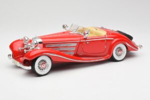 Mercedes 500K Special Roadster Raudonas Maisto 1:18 56058 Metalas
