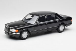 Mercedes 560 SEL W126 Juodas Dilerio Leidimas Norev 1:18 B66040599 Metalas