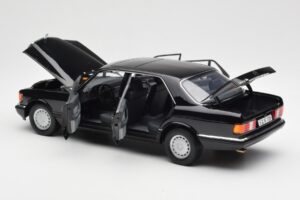 Mercedes 560 SEL W126 Juodas Dilerio Leidimas Norev 1:18 B66040599 Metalas - nuotrauka 5 iš 8
