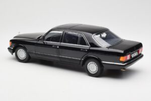 Mercedes 560 SEL W126 Juodas Dilerio Leidimas Norev 1:18 B66040599 Metalas - nuotrauka 7 iš 8