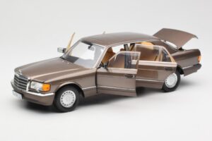 Mercedes 560 SEL W126 Impala Rudas Dilerio Leidimas Norev 1:18 B66040646 Metalas - nuotrauka 2 iš 8