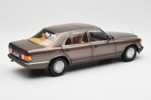 Mercedes 560 SEL W126 Impala Rudas Dilerio Leidimas Norev 1:18 B66040646 Metalas - nuotrauka 3 iš 8