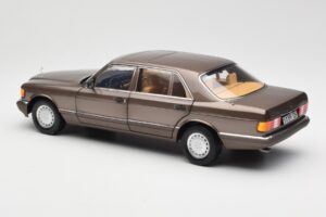 Mercedes 560 SEL W126 Impala Rudas Dilerio Leidimas Norev 1:18 B66040646 Metalas - nuotrauka 7 iš 8