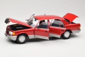 Mercedes 560 SEL W126 Raudonas Norev 1:18 183463 Metalas - nuotrauka 2 iš 8