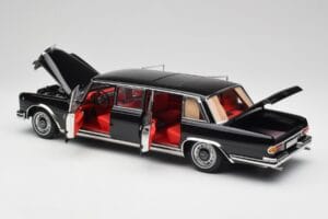 Mercedes 600 Pullman W100 Juodas NZG 1:18 1071/50 Metalas - nuotrauka 5 iš 8