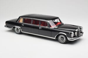 Mercedes 600 Pullman W100 Juodas NZG 1:18 1071/50 Metalas - nuotrauka 6 iš 8