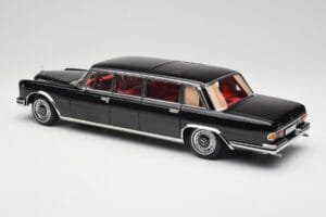 Mercedes 600 Pullman W100 Juodas NZG 1:18 1071/50 Metalas - nuotrauka 7 iš 8