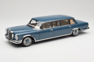 Mercedes 600 Pullman W100 Mėlynas NZG 1:18 B66040707 Metalas