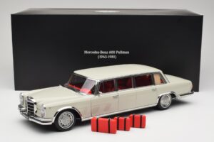 Mercedes 600 Pullman W100 Šviesiai Pilkas NZG 1:18 B66040708 Metalas - nuotrauka 8 iš 8