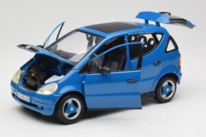 Mercedes A-Class W168 Šviesiai Mėlynas Maisto 1:18 37800-M5 Metalas - nuotrauka 2 iš 8
