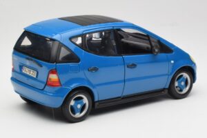 Mercedes A-Class W168 Šviesiai Mėlynas Maisto 1:18 37800-M5 Metalas - nuotrauka 3 iš 8