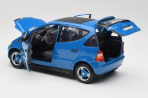 Mercedes A-Class W168 Šviesiai Mėlynas Maisto 1:18 37800-M5 Metalas - nuotrauka 5 iš 8