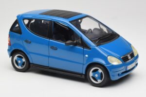 Mercedes A-Class W168 Šviesiai Mėlynas Maisto 1:18 37800-M5 Metalas - nuotrauka 6 iš 8