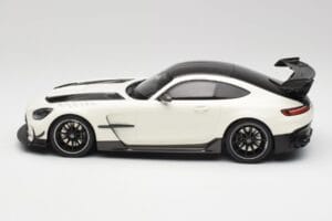 Mercedes AMG GT C190 Black Series Designo Diamond Baltas Metallic Minichamps 1:18 155032022 Metalas - nuotrauka 3 iš 6