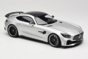Mercedes AMG GT R C190 Sidabrinis Minichamps 1:18 155036025 Metalas - nuotrauka 4 iš 6