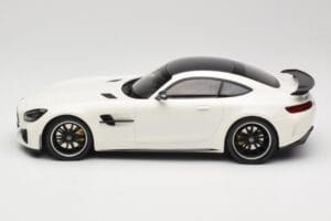 Mercedes AMG GT R C190 Baltas Metalinis Minichamps 1:18 155036028 Metalas - nuotrauka 3 iš 6